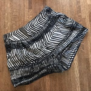 H&M pull on shorts